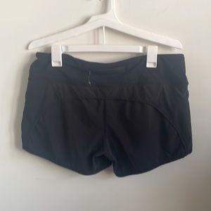 Lululemon hotty hots. 4in size 10 black.